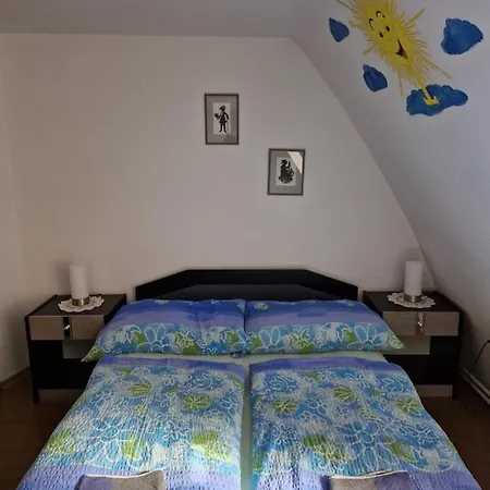 U Adršpachu - Dana Tyšerová Apartamento Janovice (Hradec Kralove)